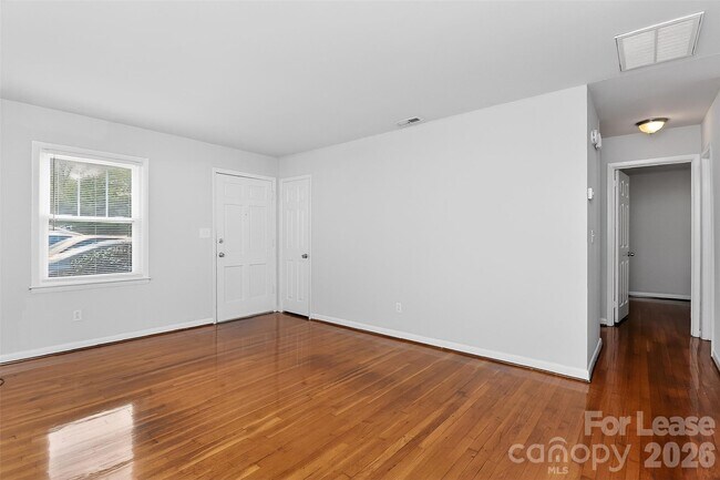 Photo - 4230 Castleton Rd