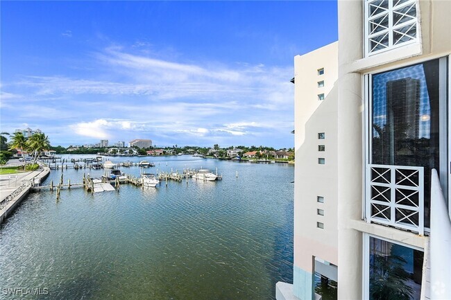 Building Photo - 4560 Gulf Shore Blvd N Unit 3-213 Rental