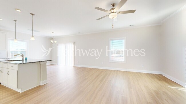 Photo - 207 Adams Tree Wy