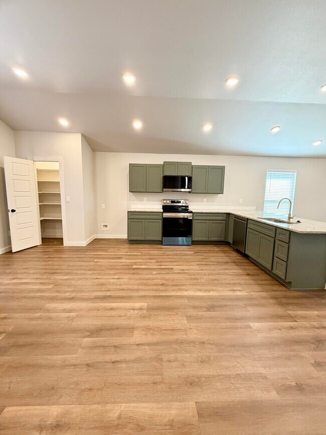 Photo - 2119 Langford Ave