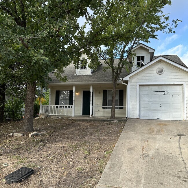 Building Photo - 1704 Lovingood Dr Rental
