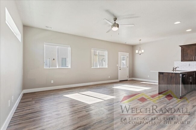 Photo - Beautiful 3 Bed 2.5 Bath Townhome in West ...