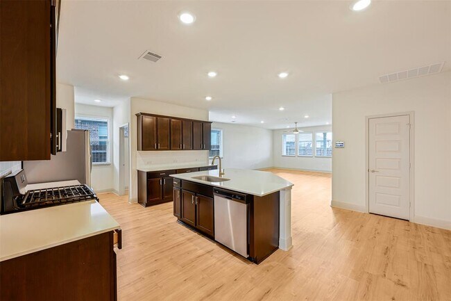 Photo - 18033 Bassano Ave
