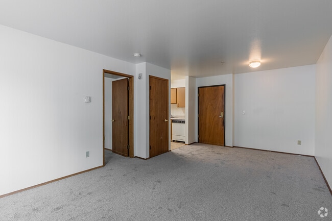 1BR, 1BA - 548SF - Living Room