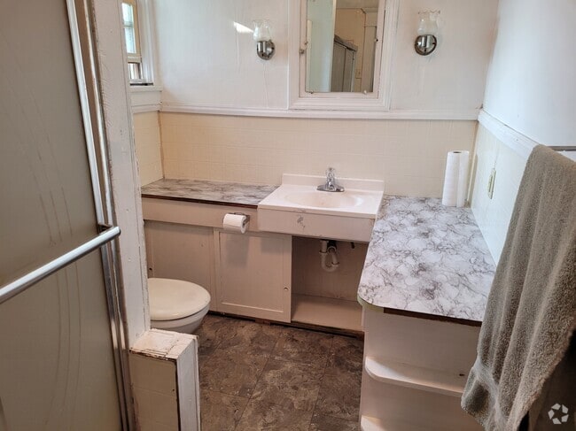 Building Photo - 604 Lafayette Ave Rental