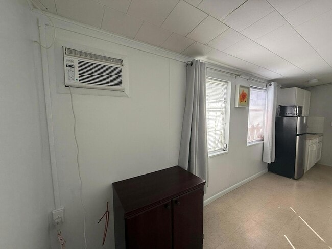 Photo - 605 E Coast Ave