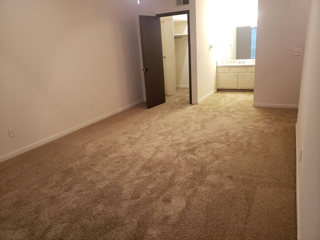 Photo - Spacious 1 Bedroom, 1.5 Bath Townhouse – Minutes from Nashville Unit 298H