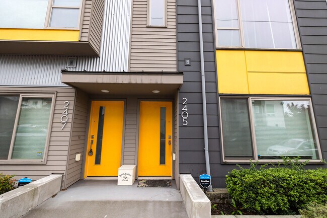 Photo - 2405 S Holgate St