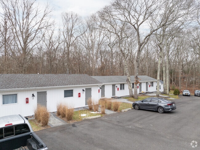 Photo - The Fieldstone at East Hampton