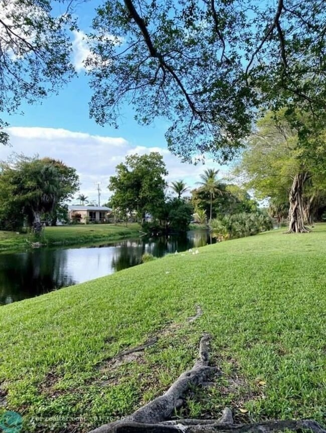 Lake View - 2401 NW 41st Ave Unit 203