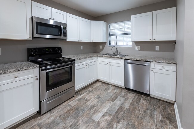 Photo - 3435 Balboa Cir