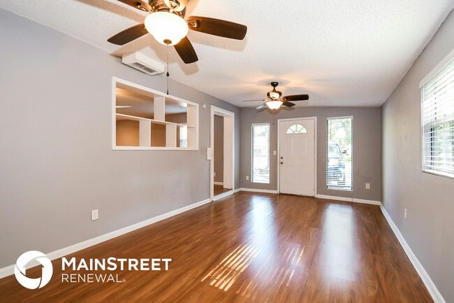 Photo - 868 Filmore Ln