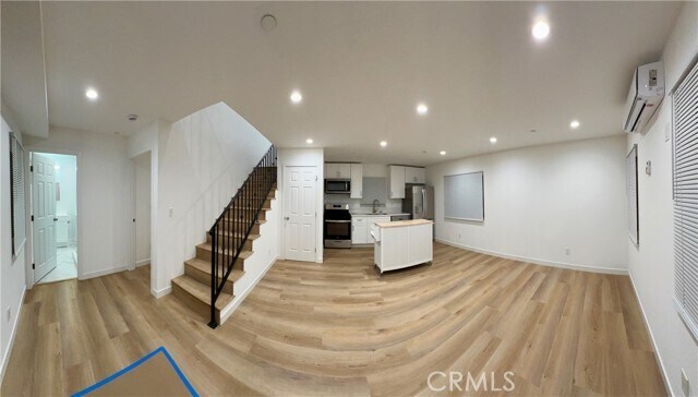 Photo - 18654 Runnymede St