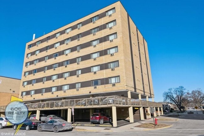 Building Photo - 0 bedroom in Elmwood Park IL 60707 Unit 3B