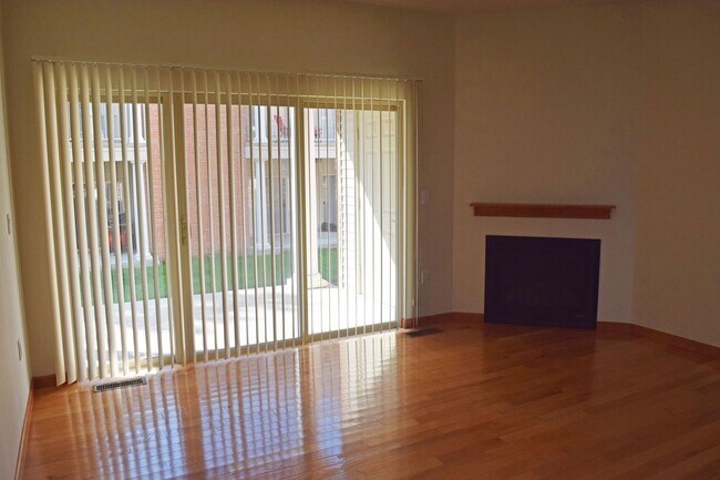 Photo - Crowwood Pointe by Royse + Brinkmeyer