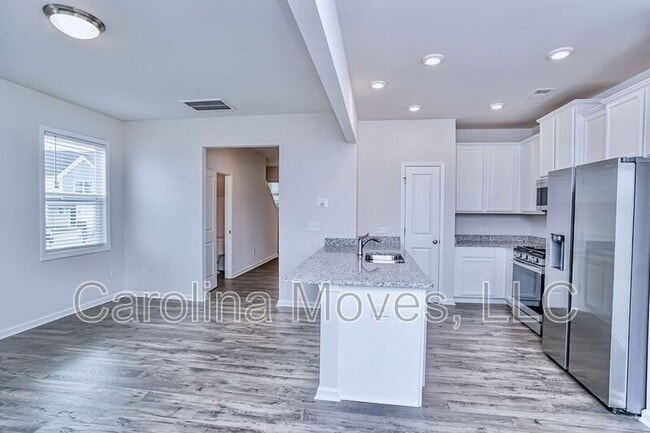 Photo - 18 Apricot Ln