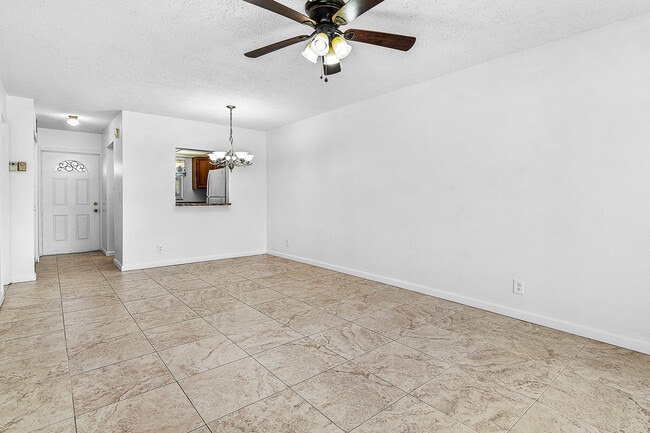 Photo - 9855 Sandalfoot Blvd Unidad 305