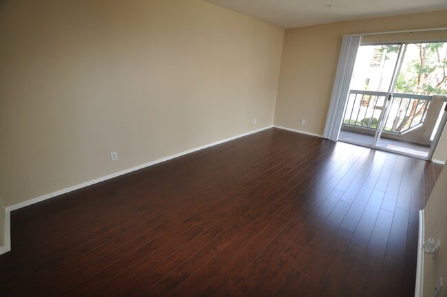 Photo - 5002 Tujunga Ave Unit 103