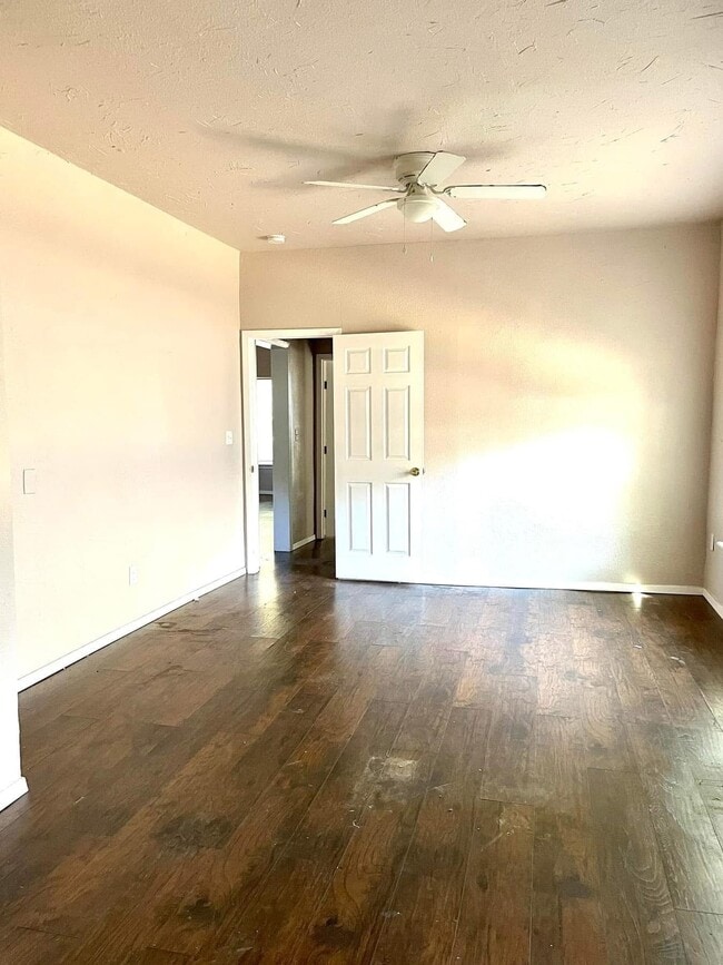 Photo - 318 7th Ave NW