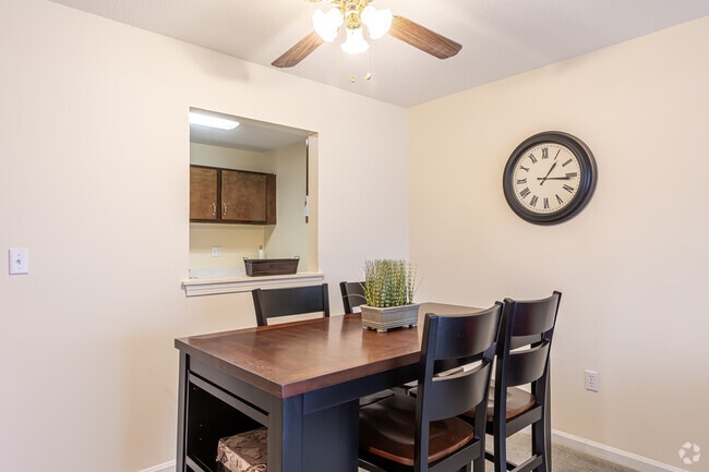 2BR, 1BA - Dining Room