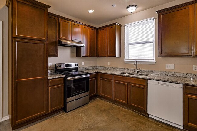 Photo - 1300 Hausman Dr