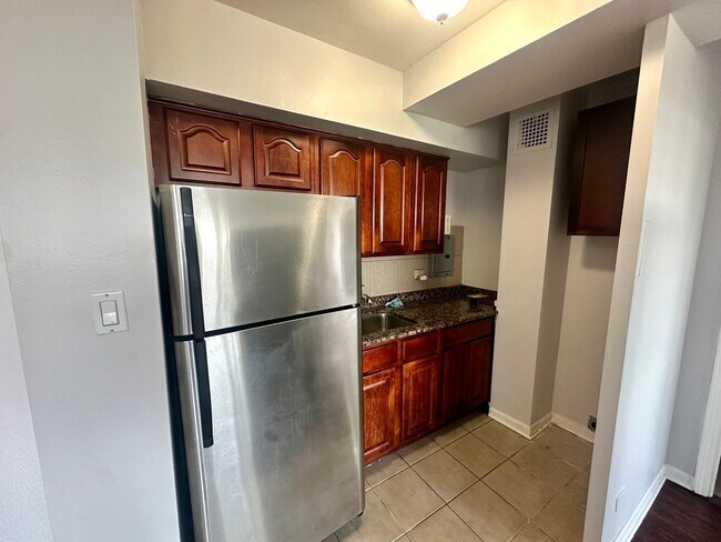 Photo - 4180 N Marine Dr Unit 1006