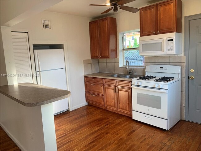 Photo - 1806 Funston St