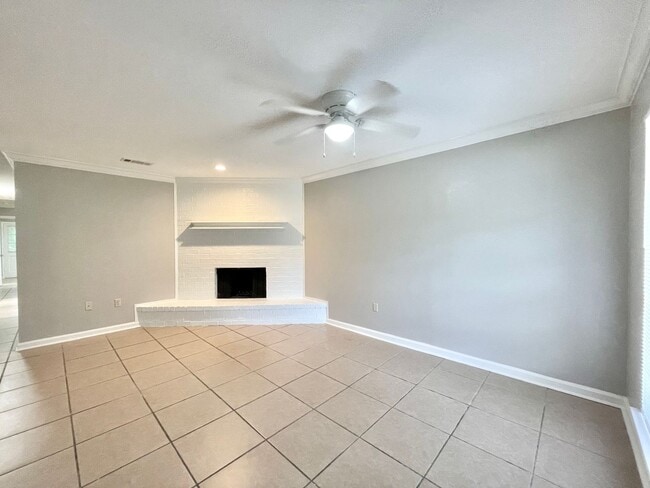 Photo - 14911 Central Woods Unidad 14911 CW