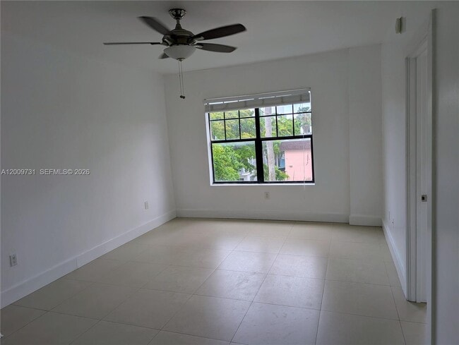 Photo - 934 Michigan Ave Unit 309