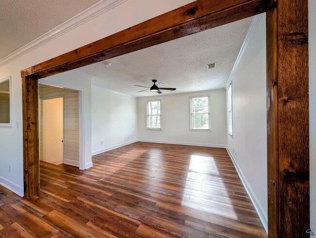 Photo - 1108 Washington St