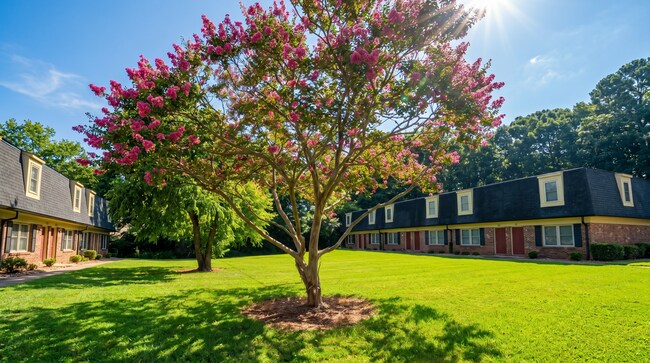 Photo - Country Club Apartments