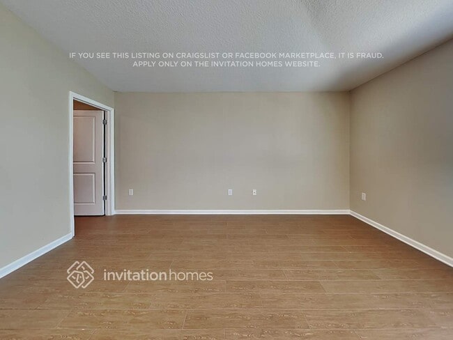 Photo - 1058 Caitlin Loop