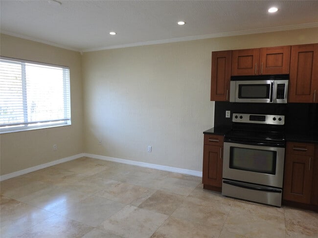 Photo - 1872 NE 46th St Unit D12