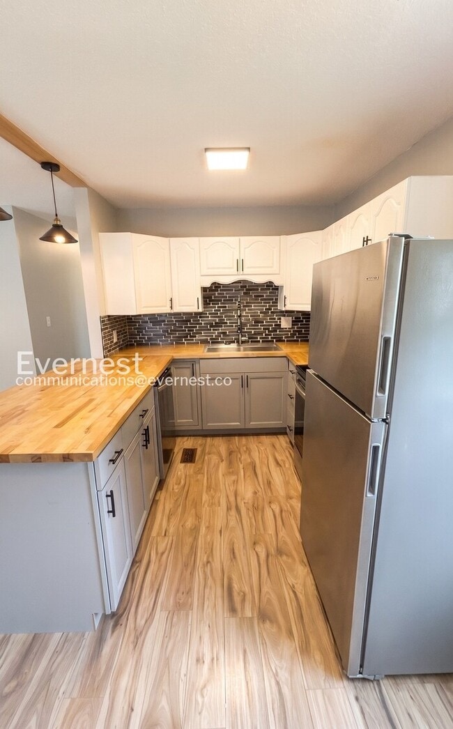 Photo - 204 W Monticello Ave