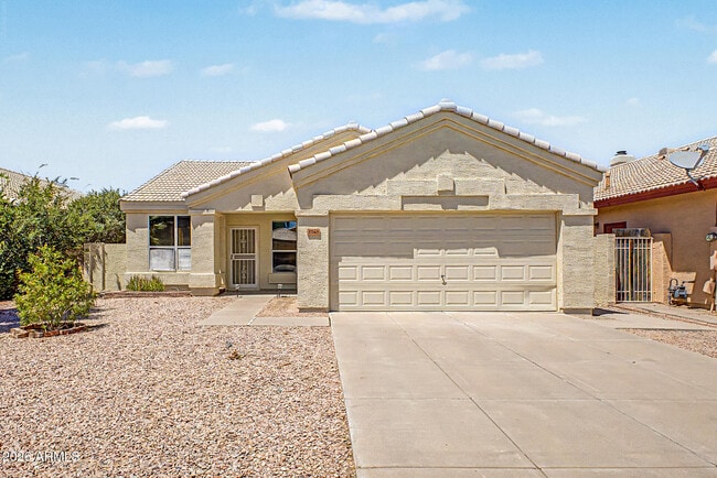 Building Photo - 1068 W Glenmere Dr