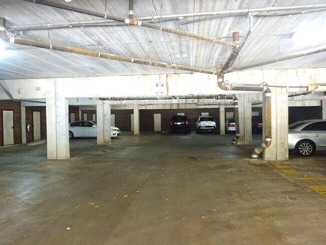 Photo - For Lease | 1 Bed, 1 Bath | 650 Sq Ft | Stratford on Baldwin Condo |