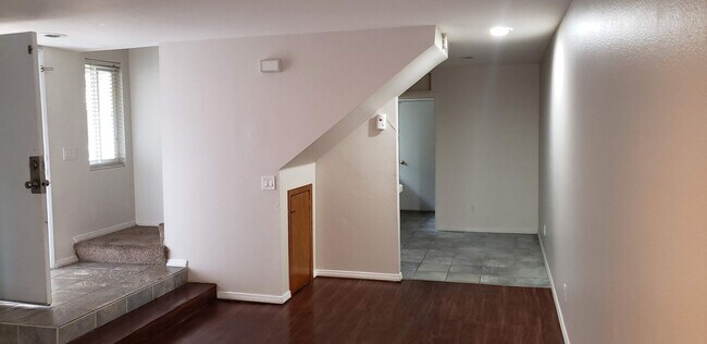 Photo - 3 Bed 2 Bath Townhouse in Lakeside