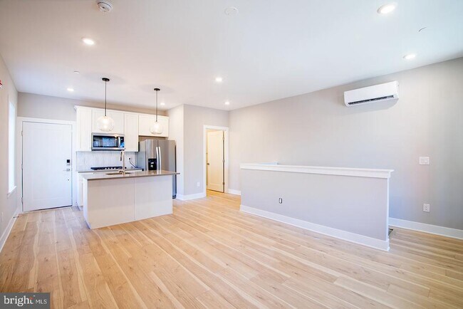 Photo - 129 S 49th St Unit 1F
