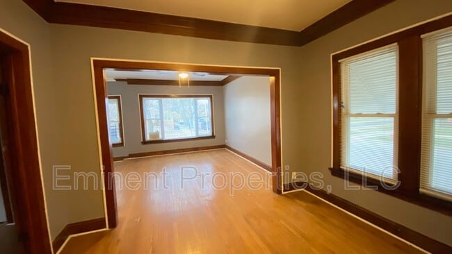 Photo - 444 W 98th St