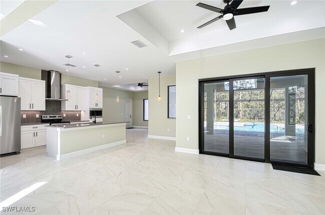 Photo - 219 33rd Ave NW