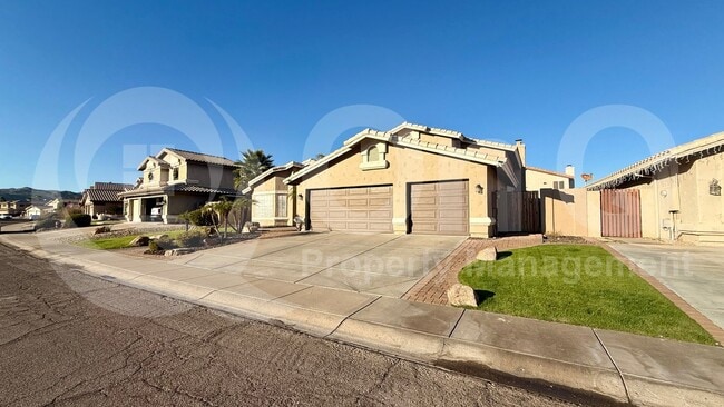 Building Photo - 2744 E Bighorn Ave