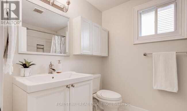 Photo - 115 Amberly Blvd