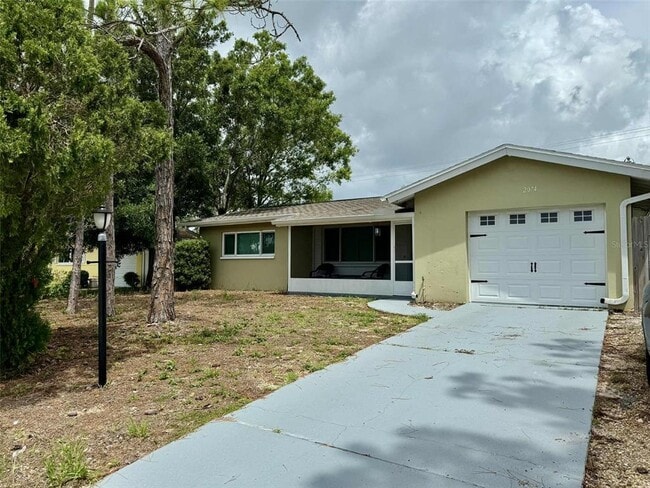 Building Photo - 2074 Greenbriar Blvd Rental