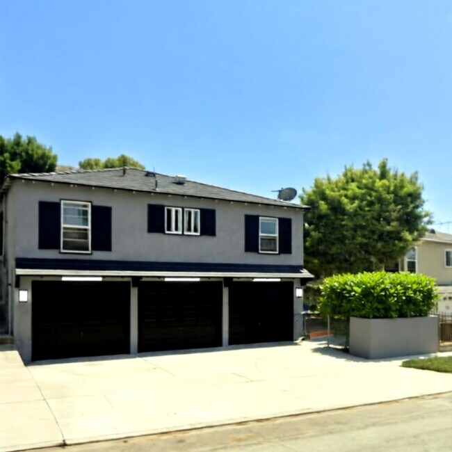 Photo - 10112 S 8th Ave