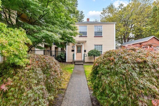 Photo - 583 NE Roberts Ave Rental