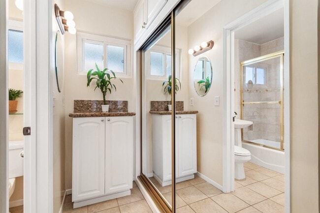 Photo - 1150 W 29th St Unit 1