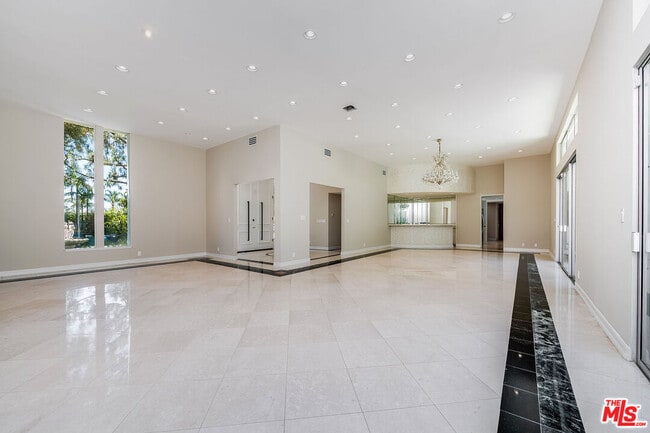 Photo - 1860 Loma Vista Dr