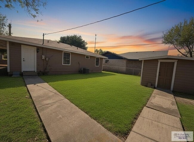 Photo - 513 E Monroe Ave