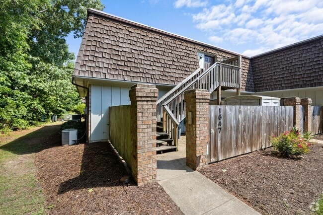 Building Photo - Fully Renovated Condo for Rent in Virginia...