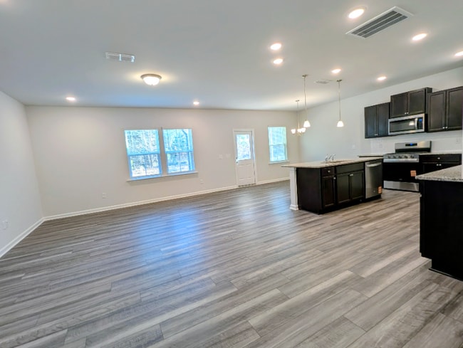 Photo - 684 Ben Ledi Ct